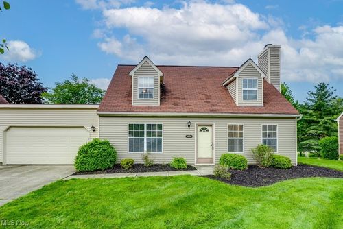 14914 Royal Ridge Ln, North Royalton, OH, 44133-4864 | Card Image