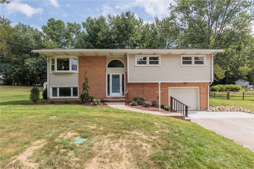 4261 Slaughter Rd, Green, OH, 44685-9526 | Card Image