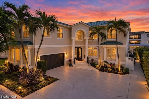 132 E Hilo St, NAPLES, FL, 34113-8663 | Card Image