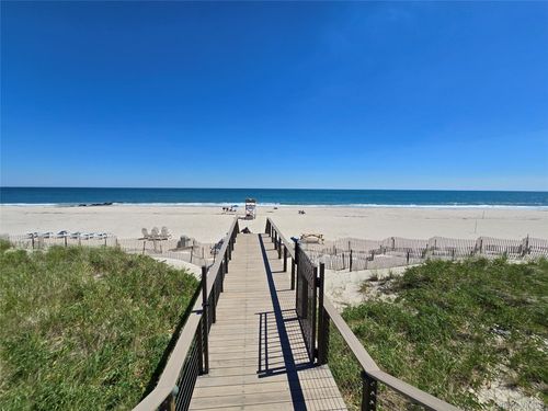 l10-585 Dune Rd, Westhampton Beach, NY, 11978-2946 | Card Image