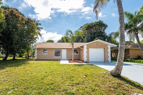380 Se Crosspoint Dr, Port St. Lucie, FL, 34983-2611 | Card Image