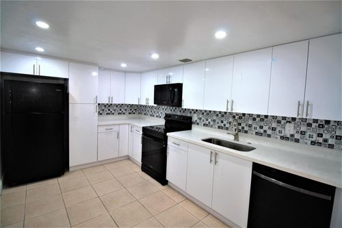 4-217-7000 Nw 186th St, Hialeah, FL, 33015 | Card Image