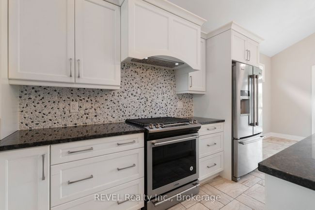 6464 Sam Iorfida Dr, House other with 6 bedrooms, 3 bathrooms and 6 parking in Niagara Falls ON | Image 14