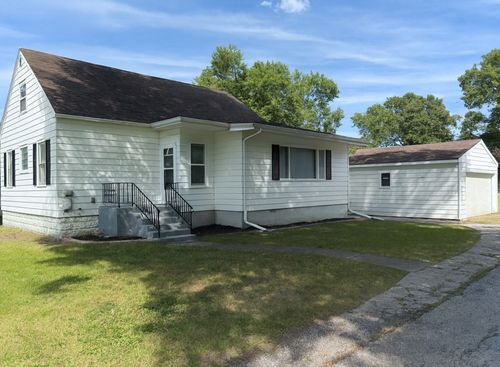 37519 N North Ave, Beach Park, IL, 60087-2346 | Card Image