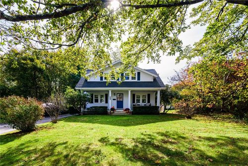 102 Austin St, South Kingstown, RI, 02879-2307 | Card Image