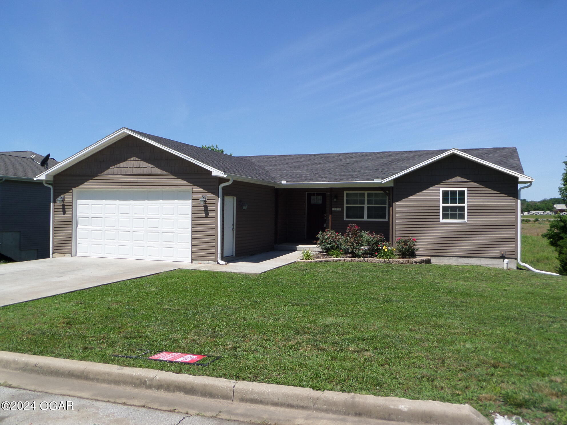Elm Ct, Webb City, MO 64870
