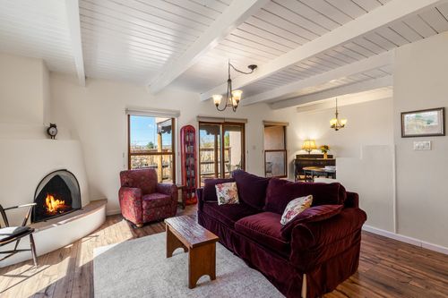 2945 Plaza Azul, Santa Fe, NM, 87507-5337 | Card Image