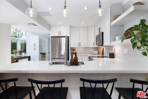 71-23351 Park Sorrento, Calabasas, CA, 91302 | Card Image