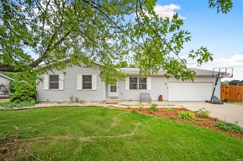 901 N Timberline Circle East, Warsaw, IN, 46582 | Card Image