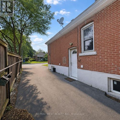 bsmt-53 Shadyside Avenue, Hamilton (Burkholme), ON, L8V3E2 | Card Image