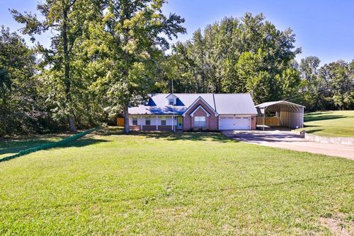 828 Lyndsey Dr, Brighton, TN, 38011-3643 | Card Image