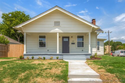 2125 E 2nd St, Tulsa, OK, 74104-1807 | Card Image