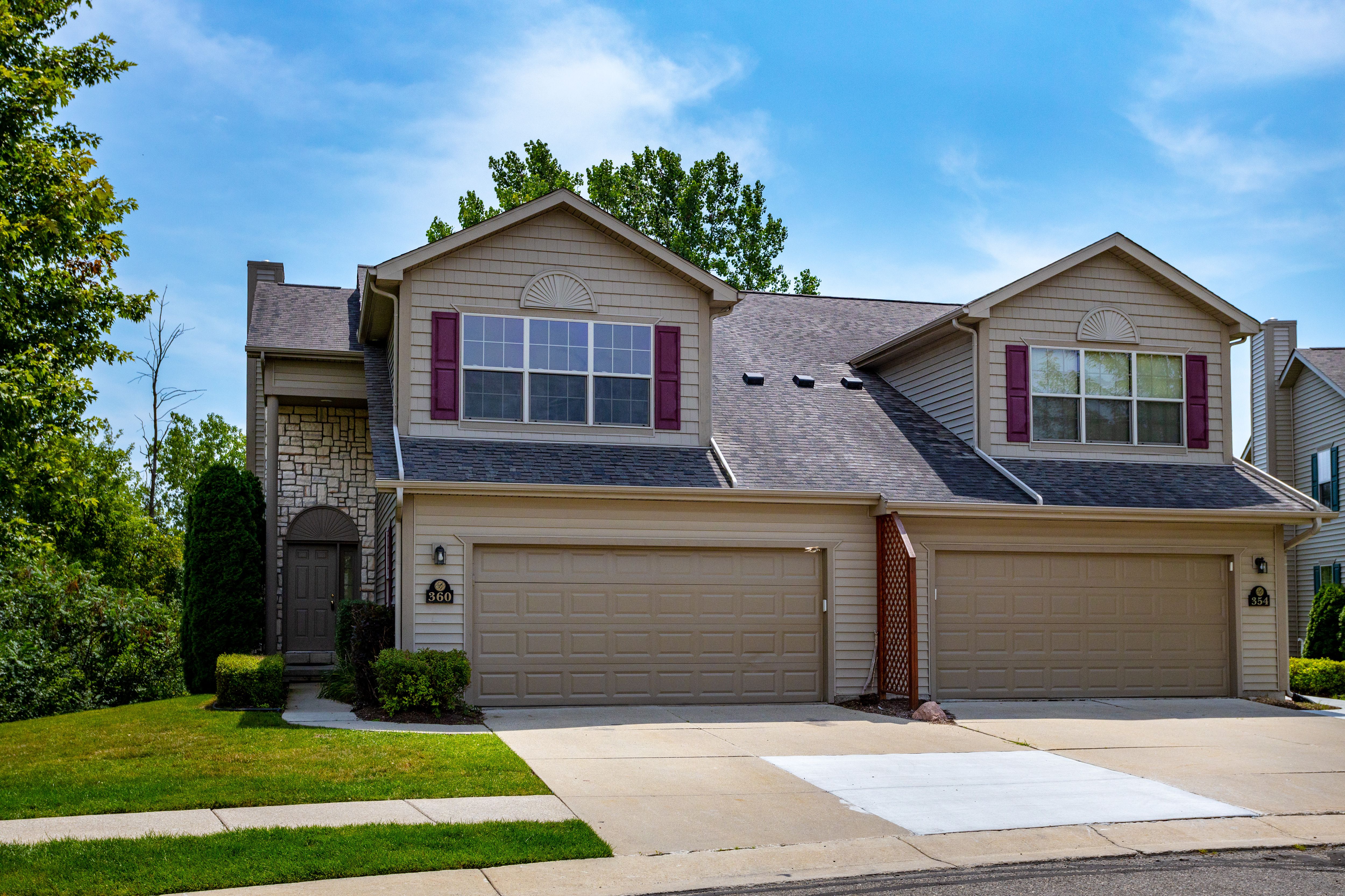 Stratford Ln, Lake Orion, MI 48360
