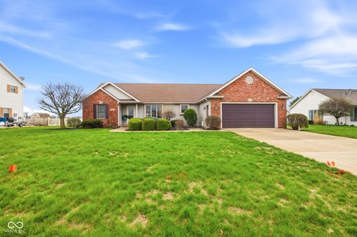 123 Hopkins Ct, Tipton, IN, 46072-8315 | Card Image