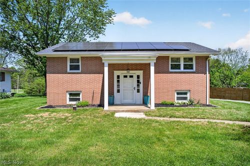 3005 46th St Sw, Canton, OH, 44706-4003 | Card Image