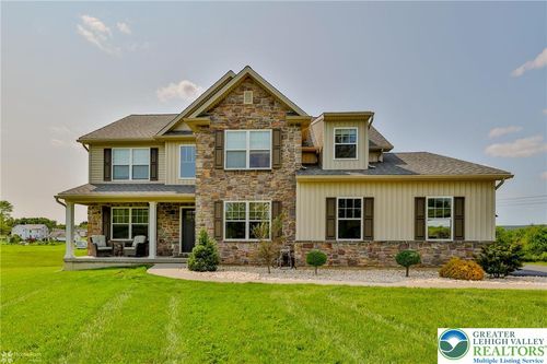 217 E Dell Rd, Bath, PA, 18014-9576 | Card Image