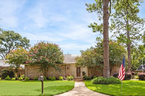 3002 Durban Dr, Houston, TX, 77043-1304 | Card Image
