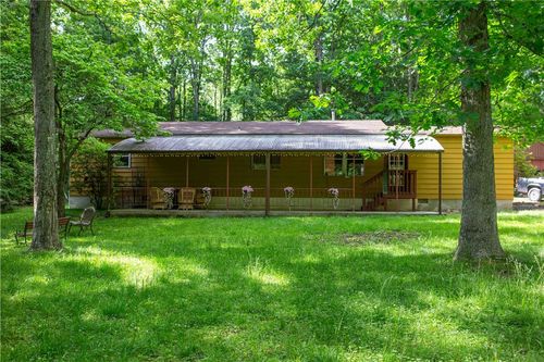 8 Cross Roads Dr, Jim Thorpe, PA, 18229-2611 | Card Image