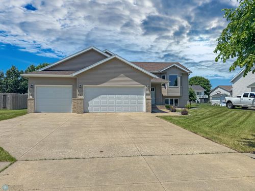 3337 Monroe St S, Fargo, ND, 58104-6986 | Card Image