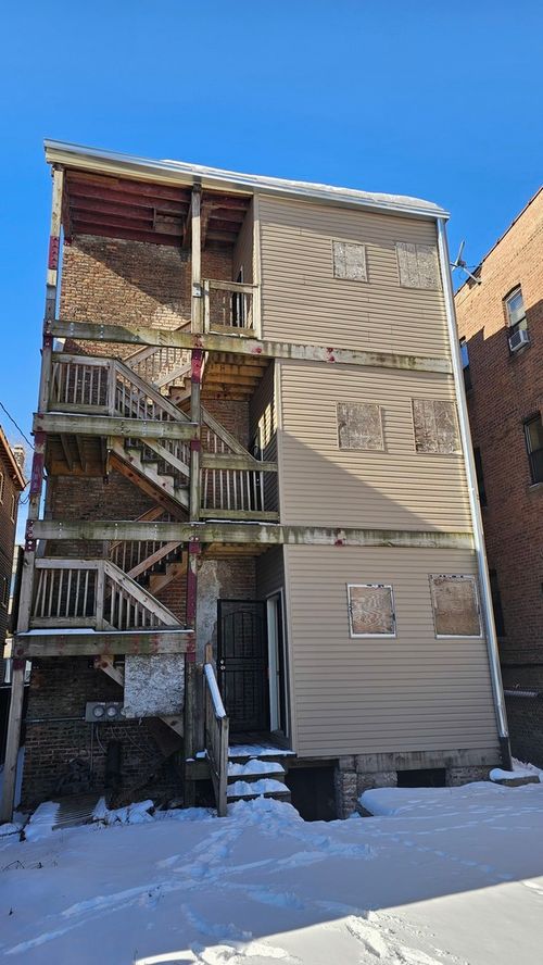 5319 S Calumet Ave, Chicago, IL, 60615-4846 | Card Image