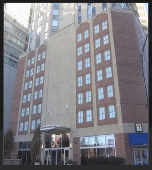 907-645 Kingsbury St, Chicago, IL, 60654-6869 | Card Image