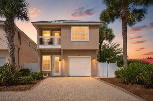 7818 Thomas Dr, Panama City Beach, FL, 32408-7532 | Card Image