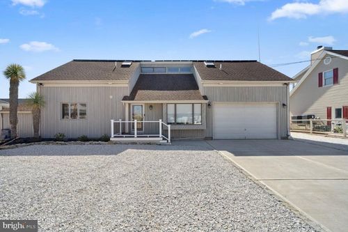 823 Forepeak Dr, Forked River, NJ, 08731-3030 | Card Image