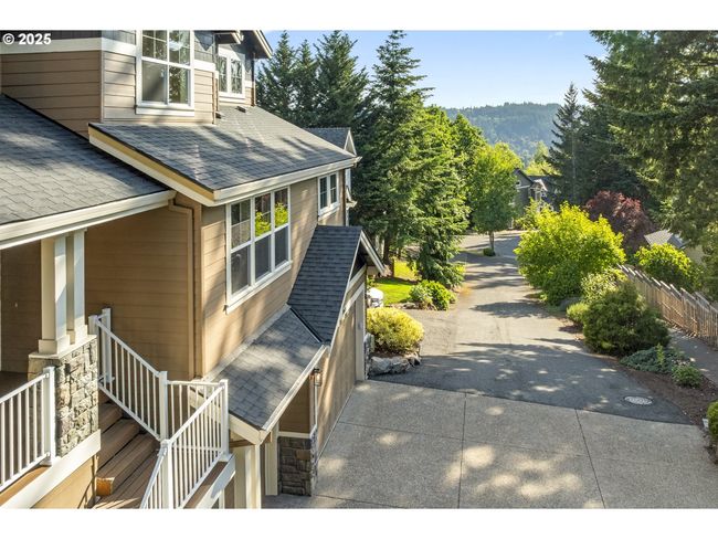 23073 Bland Cir, House other with 5 bedrooms, 3 bathrooms and 3 parking in West Linn OR | Image 45