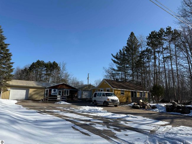 20080 Maple St, House other with 3 bedrooms, 1 bathrooms and null parking in Lake Ann MI | Image 9