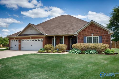 8548 Rolling Oaks Dr Se, Owens Cross Roads, AL, 35763-2000 | Card Image