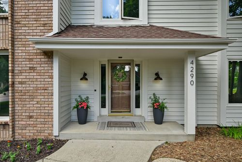 4290 S Coventry Rd, NEW BERLIN, WI, 53151-6145 | Card Image