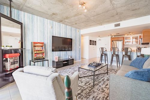 apt-719-3250 Ne 1st Ave, Miami, FL, 33137-4093 | Card Image