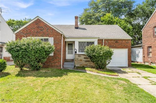 856 E 237th St, Euclid, OH, 44123-2549 | Card Image