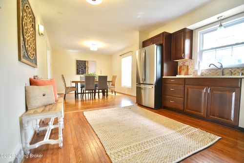 822 Circle Hill Rd, Louisville, KY, 40207-3629 | Card Image