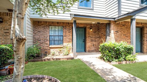 618 W Collins St, Denton, TX, 76201-7171 | Card Image
