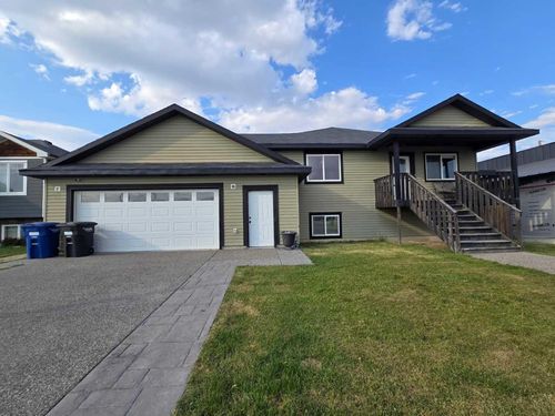 329 15 Street, Fort Macleod, AB, T0L0Z0 | Card Image
