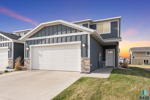 4606 E Whisper Ridge Pl, Sioux Falls, SD, 57108-3170 | Card Image