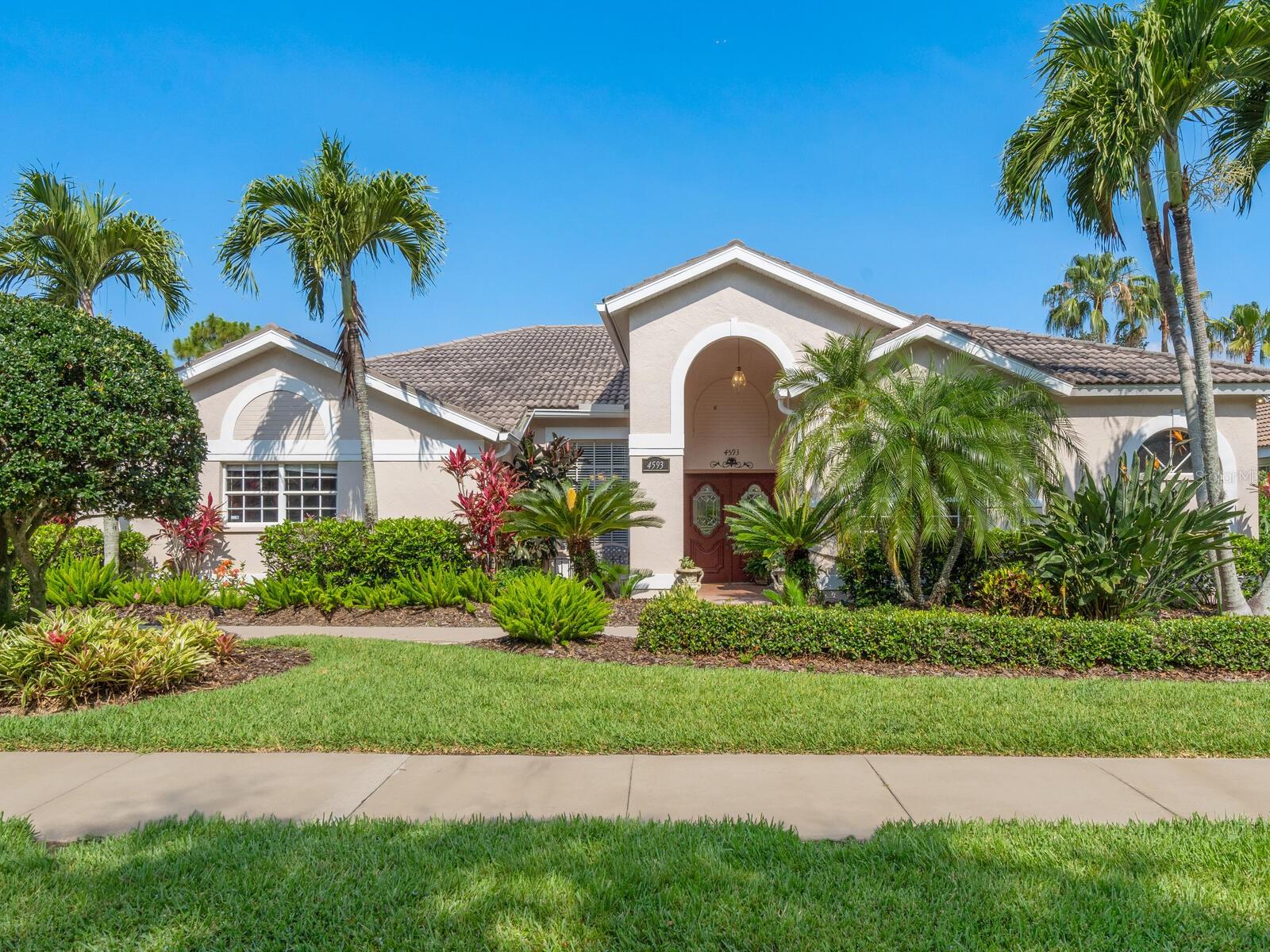 Sweetmeadow Cir, Sarasota, FL 34238