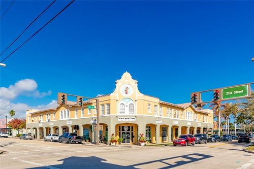 2101 14th Ave, Vero Beach, FL, 32960-3431 | Card Image