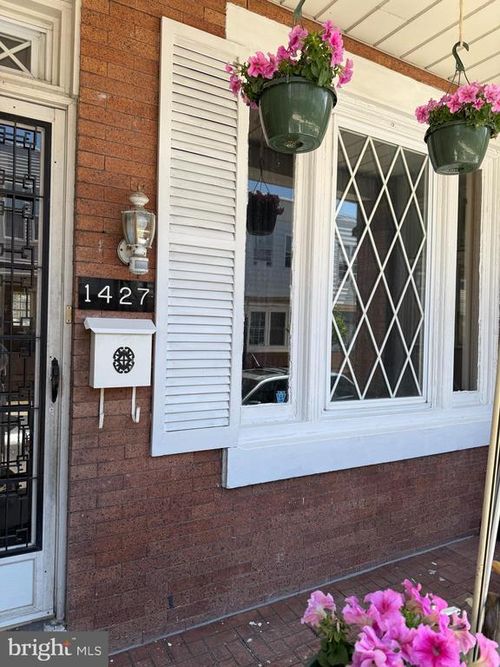 1427 S Etting St, PHILADELPHIA, PA, 19146-3704 | Card Image