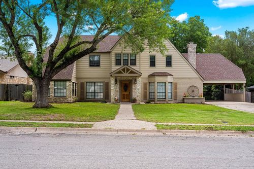 211 Coronado Dr, Kerrville, TX, 78028-3814 | Card Image