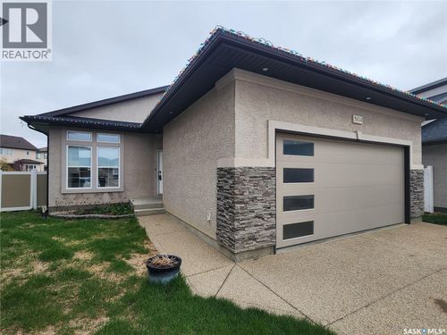 5614 Beacon Pl, Regina, SK, S4W0J7 | Card Image