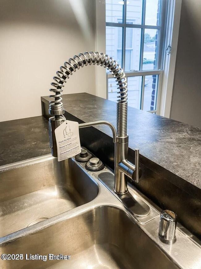 10606 Norton Commons Walk, Condo with 2 bedrooms, 2 bathrooms and null parking in Prospect KY | Image 5