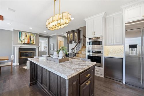 9206 W 146th Pl, Overland Park, KS, 66221-2220 | Card Image