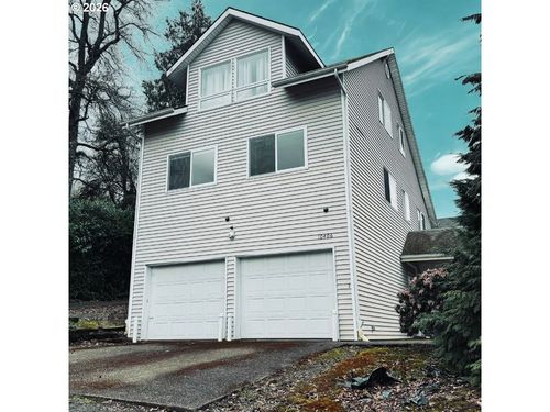 10406 Ne Fargo St, Portland, OR, 97220-2754 | Card Image