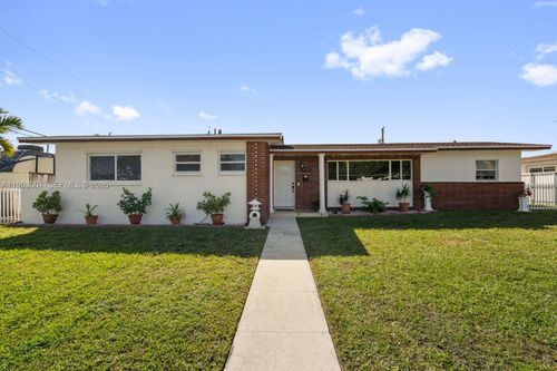 5770 Nw 111th St, Hialeah, FL, 33012-2570 | Card Image