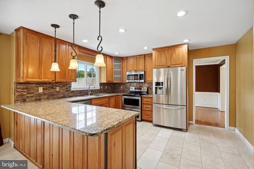 5406 Lomax Way, WOODBRIDGE, VA, 22193-3557 | Card Image