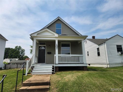 107 38th St, Belleville, IL, 62226-6021 | Card Image