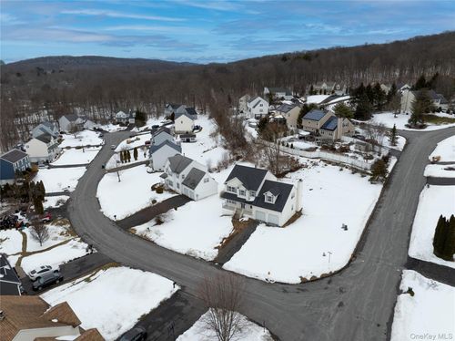 2 Shadowbrook Ln, Newburgh, NY, 12550-7714 | Card Image