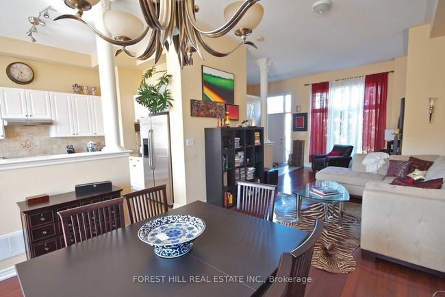 3298 Flagstone Dr, House attached with 4 bedrooms, 3 bathrooms and 2 parking in Mississauga ON | Image 5